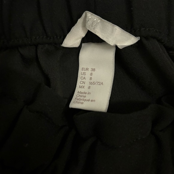 Black culotte pants front HM (size 8 fits like small) - Picture 2 of 3